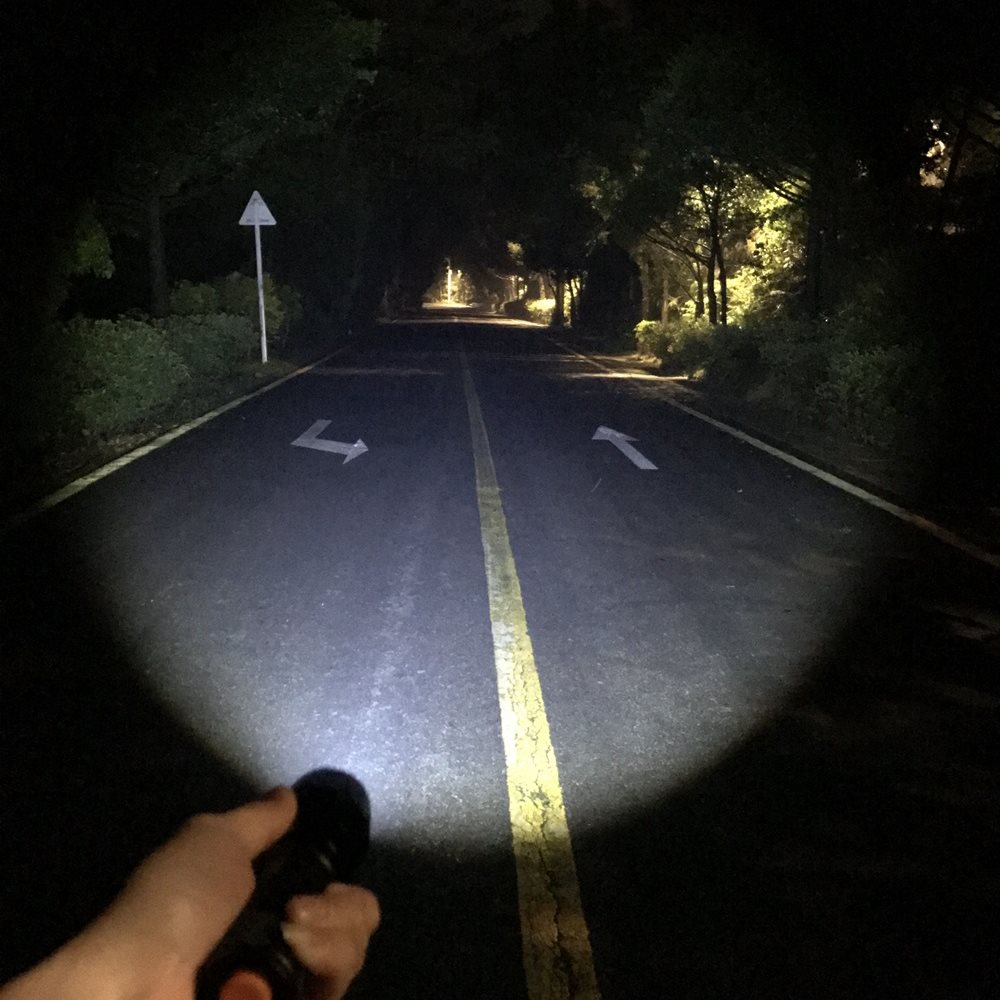 Lampe torche LED Zoom 2-en-1 l - Outdoor Power Not Working avis et prix
